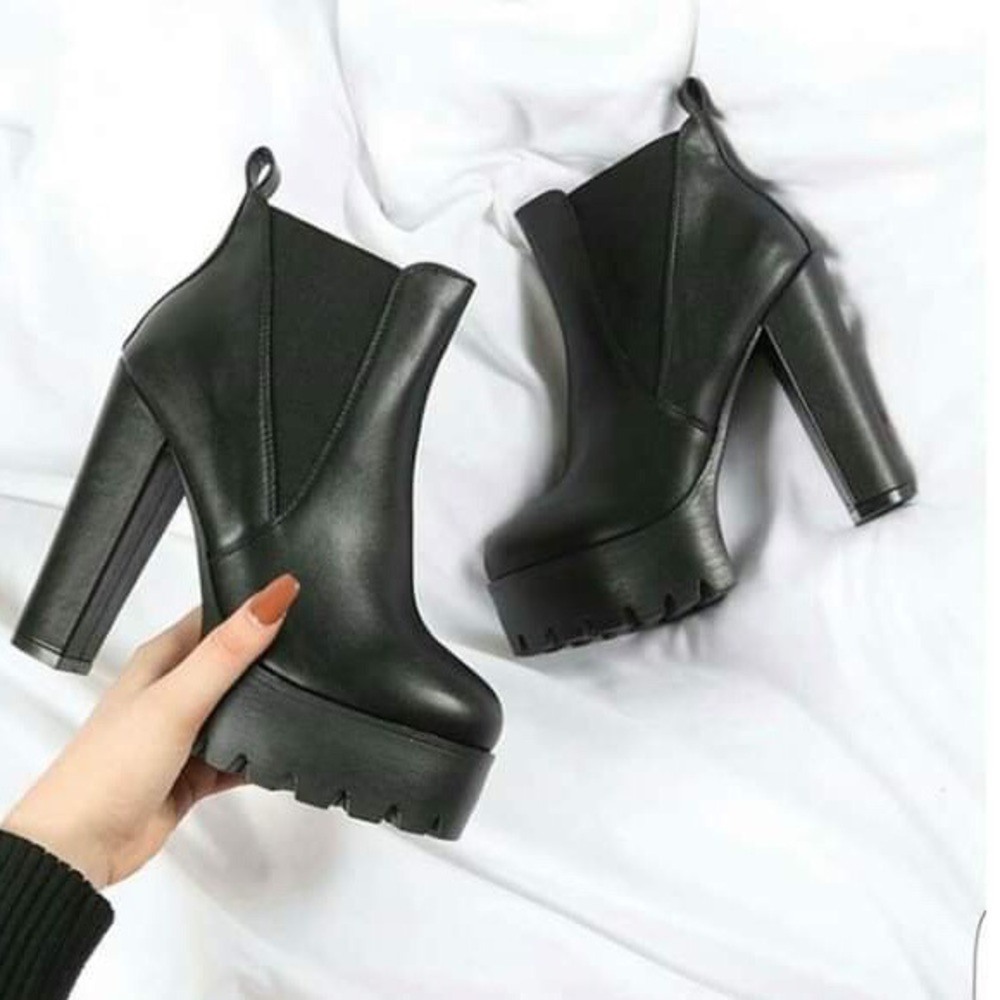 Public Desire 🖤 ‘Hallie’ Boots
